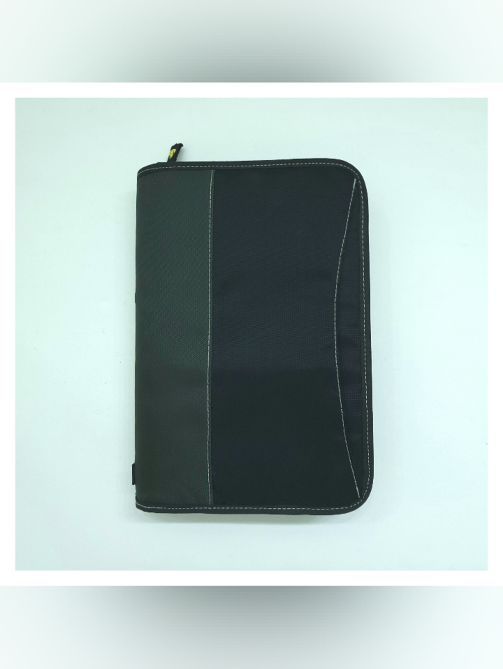 Case Logic Black Nylon Zipper CD Case 64 Discs Holder DVD Blu-ray Vintage